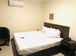 Mayors & Diplomat Suites Opebi