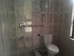 Mayors & Diplomat Suites Opebi