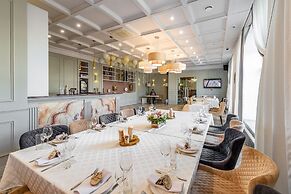 Vintage Hotel