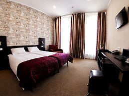 Vintage Hotel