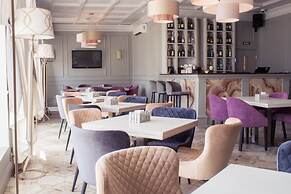 Vintage Hotel