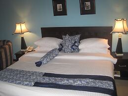 Axari Hotel & Suites