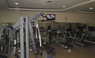 Axari Hotel & Suites