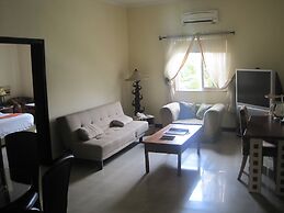 Axari Hotel & Suites