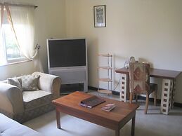 Axari Hotel & Suites
