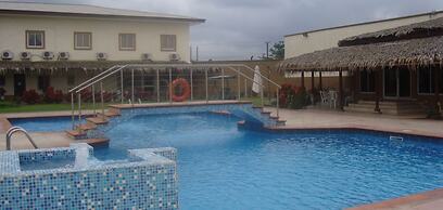 Axari Hotel & Suites