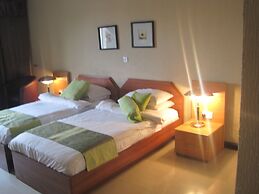 Axari Hotel & Suites