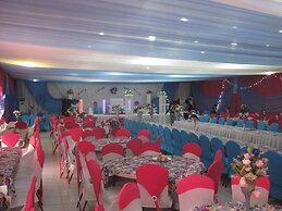 Axari Hotel & Suites