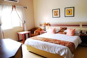 Axari Hotel & Suites