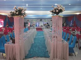 Axari Hotel & Suites