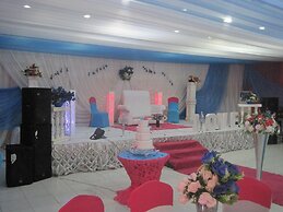 Axari Hotel & Suites