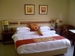Axari Hotel & Suites