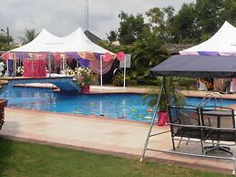 Axari Hotel & Suites