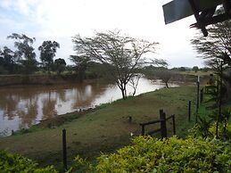 Mara River Lodge