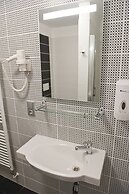 Hotel Vír