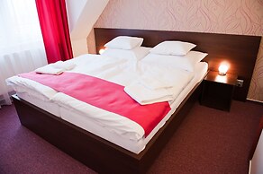 Hotel Vír