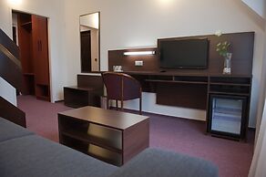 Hotel Vír