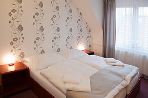 Hotel Vír