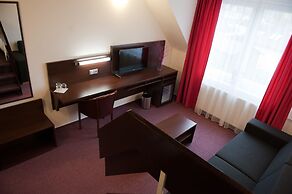 Hotel Vír