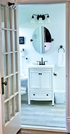 Shamrock Suites