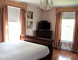 Shamrock Suites