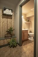 Shamrock Suites