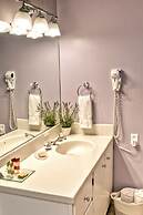 Shamrock Suites