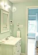 Shamrock Suites