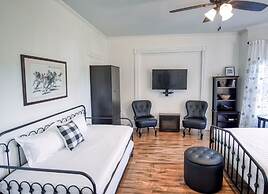 Shamrock Suites