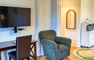 Shamrock Suites