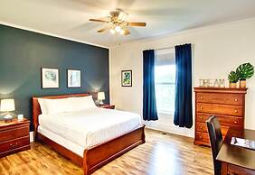 Shamrock Suites