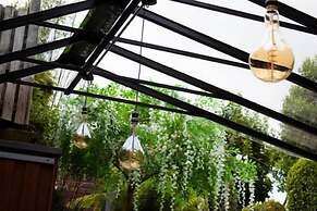 Quinlan & Cooke Boutique Townhouse