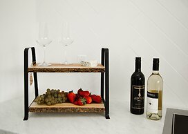 Naramata Courtyard Suites