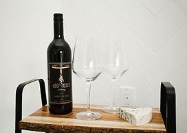 Naramata Courtyard Suites