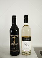 Naramata Courtyard Suites