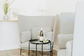 Naramata Courtyard Suites