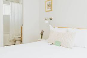 Naramata Courtyard Suites