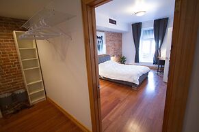 MTLVacationRentals - The City Chalet
