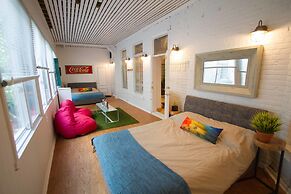 MTLVacationRentals - The City Chalet