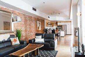 MTLVacationRentals - The City Chalet