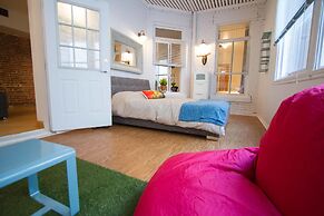 MTLVacationRentals - The City Chalet