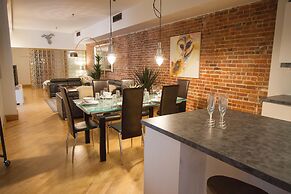 MTLVacationRentals - The City Chalet