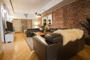 MTLVacationRentals - The City Chalet