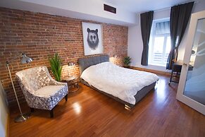 MTLVacationRentals - The City Chalet