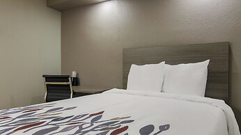 Red Roof Inn & Conference Center Chicago - N Aurora/ Naperville