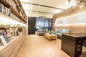 Traveller-Inn Zhongzheng Library