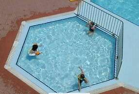 Club Turquoise Apartments