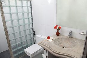 Sea Rock Villa