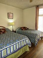 Hotel La Guaria Inn & Suites