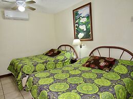 Hotel La Guaria Inn & Suites